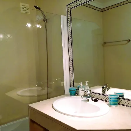 My Holidays In D'el Rey 게스트하우스 4*