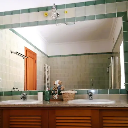 My Holidays In D'el Rey 게스트하우스 4*