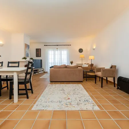 My Holidays In D'el Rey 게스트하우스 4*